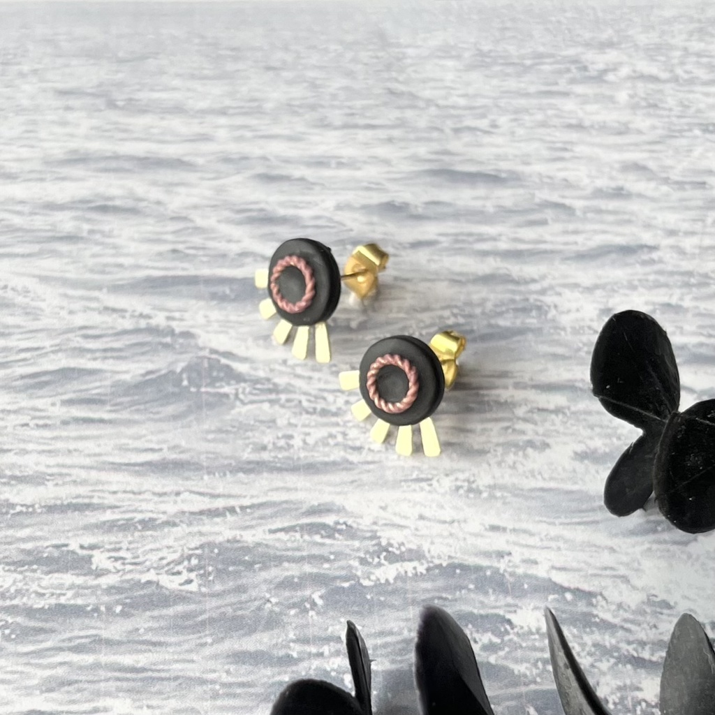 マキマさんイメージピアス2