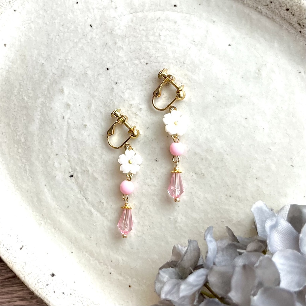 サクラローレルイメージイヤリング