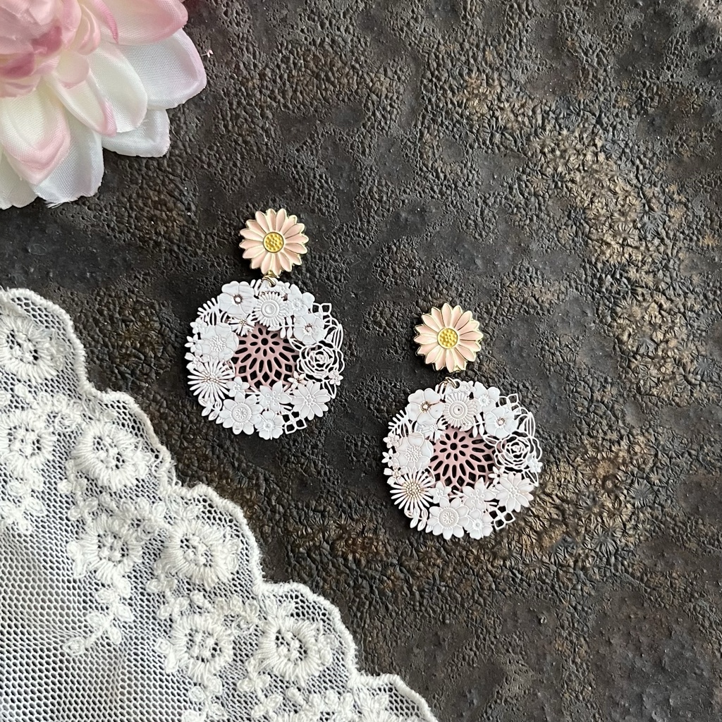 ニシノフラワー(花嫁衣装)イメージイヤリング