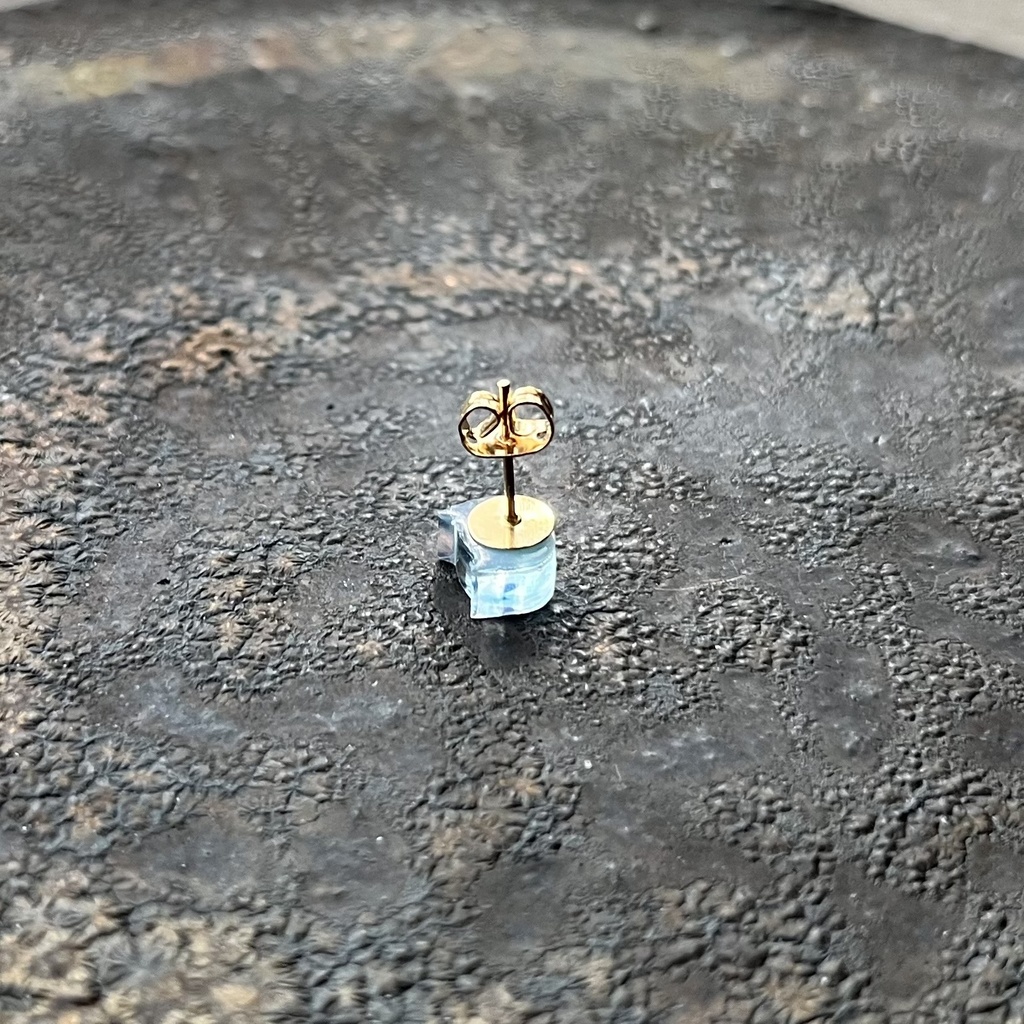 村上さん概念ピアス(Misskey.io)