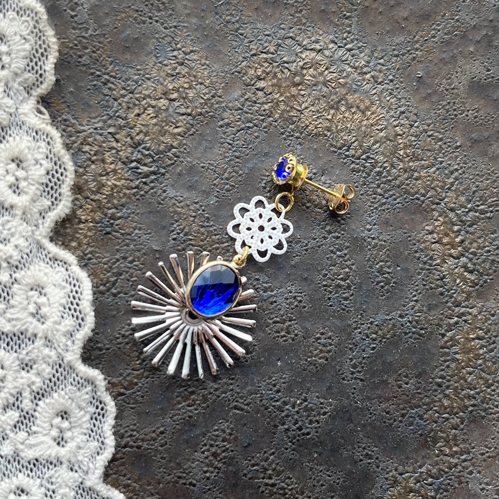 Ado「ギラギラ」イメージピアス③