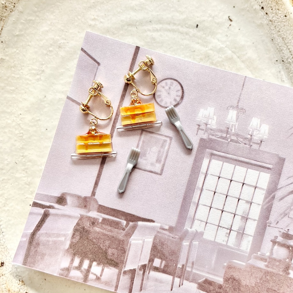 ホットケーキのピアス(悪魔くんイメージ)