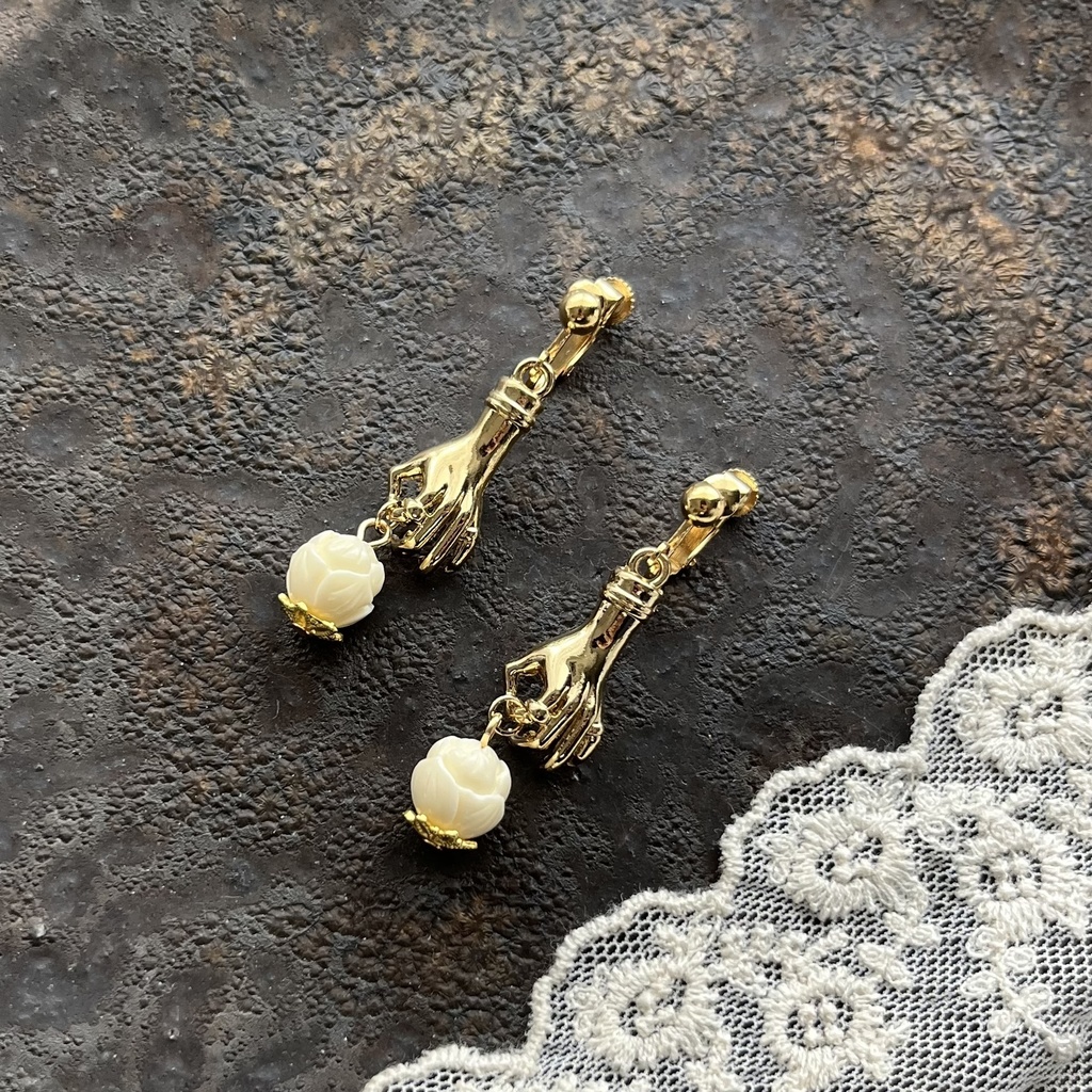 月人(宝石の国)イメージイヤリング