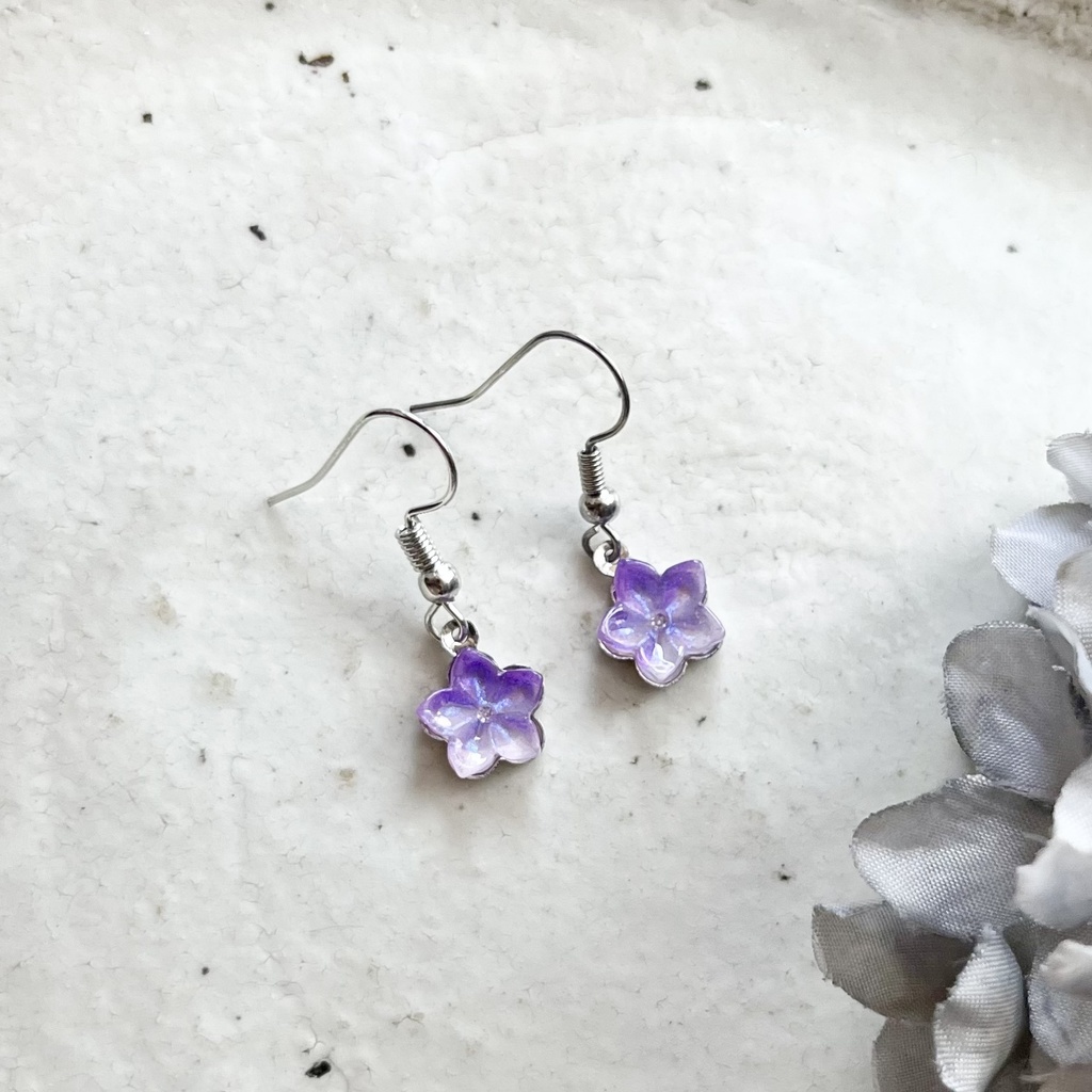 ラッキーライラック髪飾りイメージイヤリング/ピアス