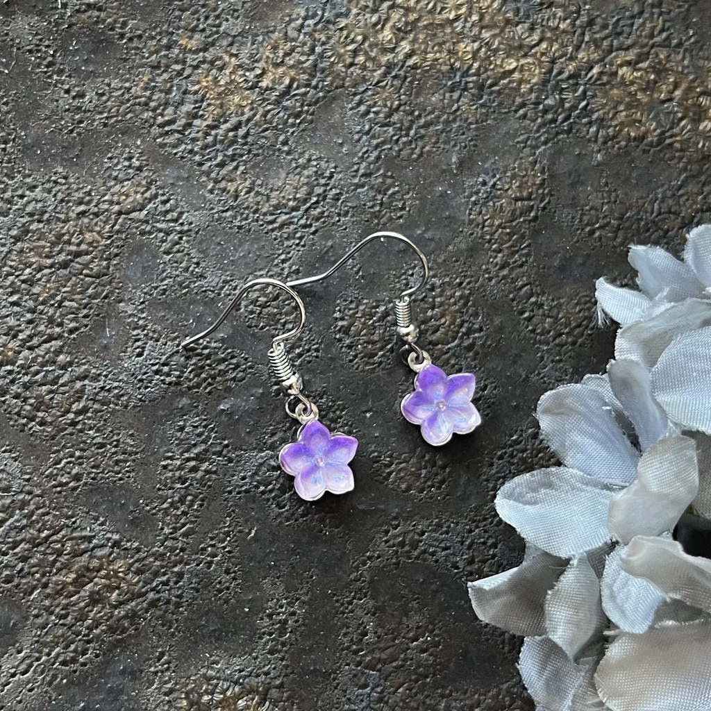 ラッキーライラック髪飾りイメージイヤリング/ピアス