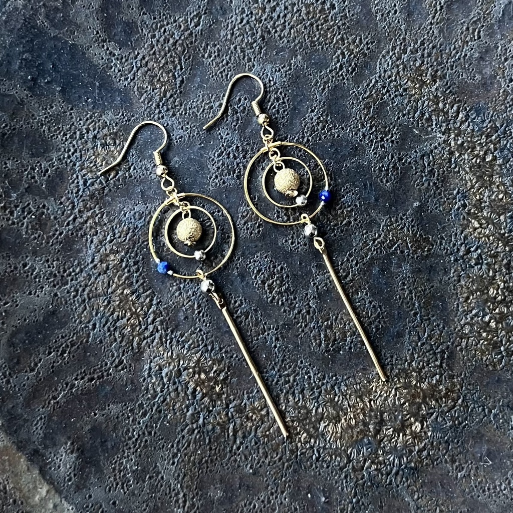 地動説のイヤリング/ピアス(チ。-地球を動かす-イメージ)