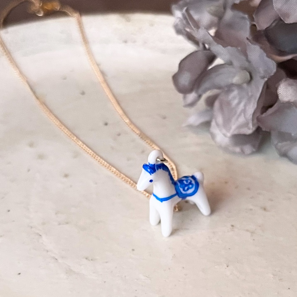 染付風うまのネックレス[数量限定]