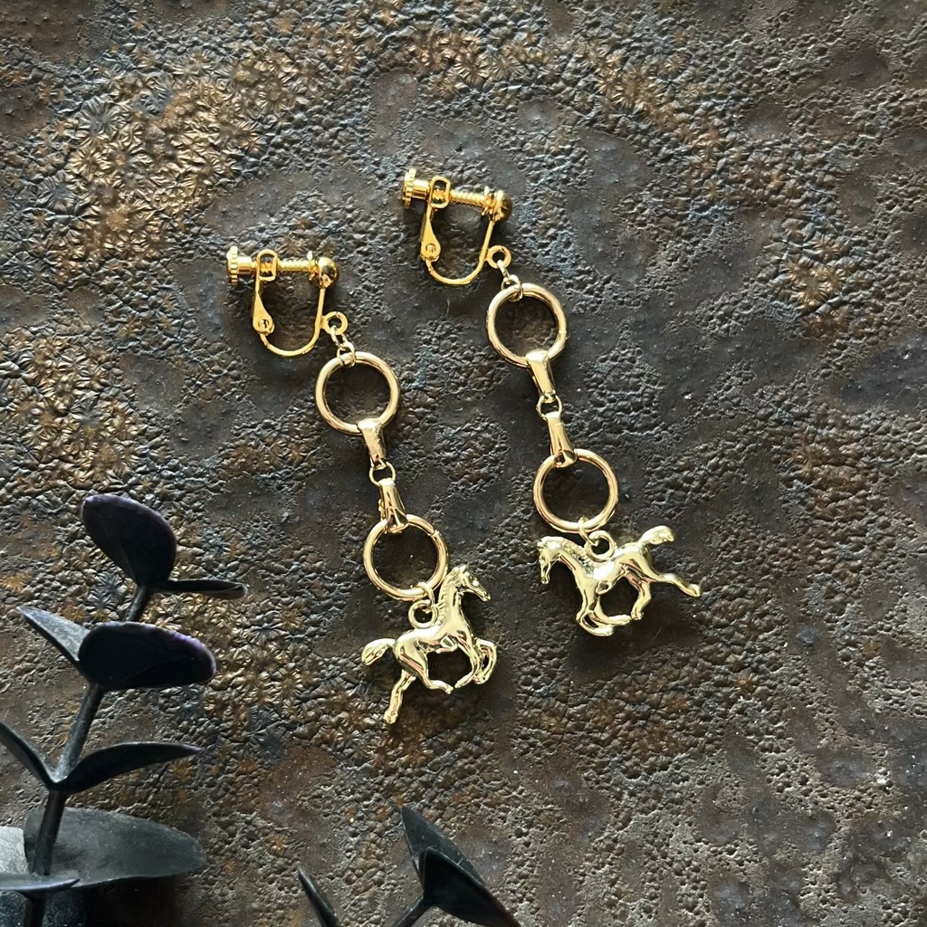 馬とハミのイヤリング/ピアス メンズにも!