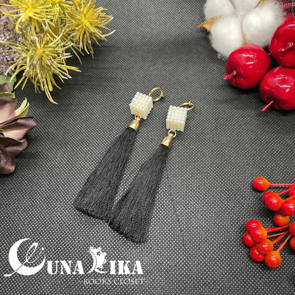 黒い足(オオカミと7匹の子ヤギ)🌙