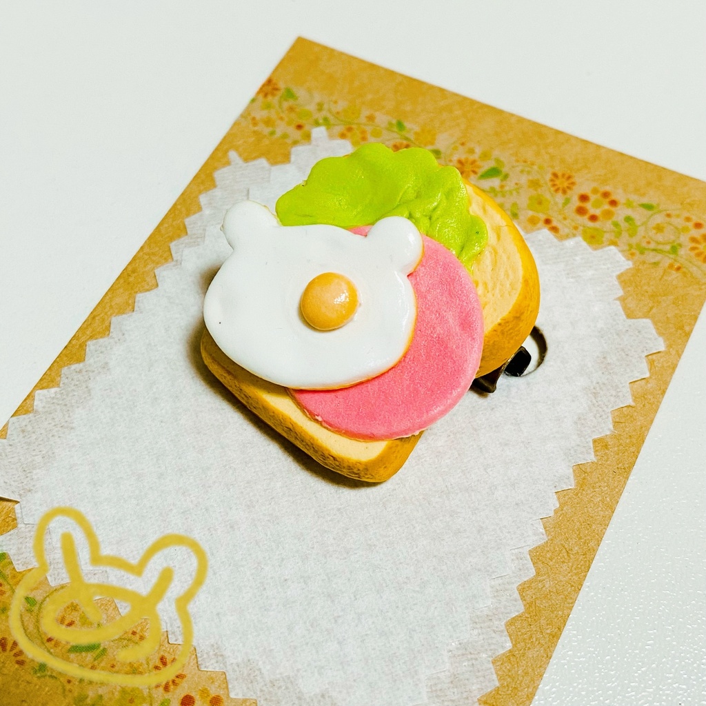 パンのせのせブローチ