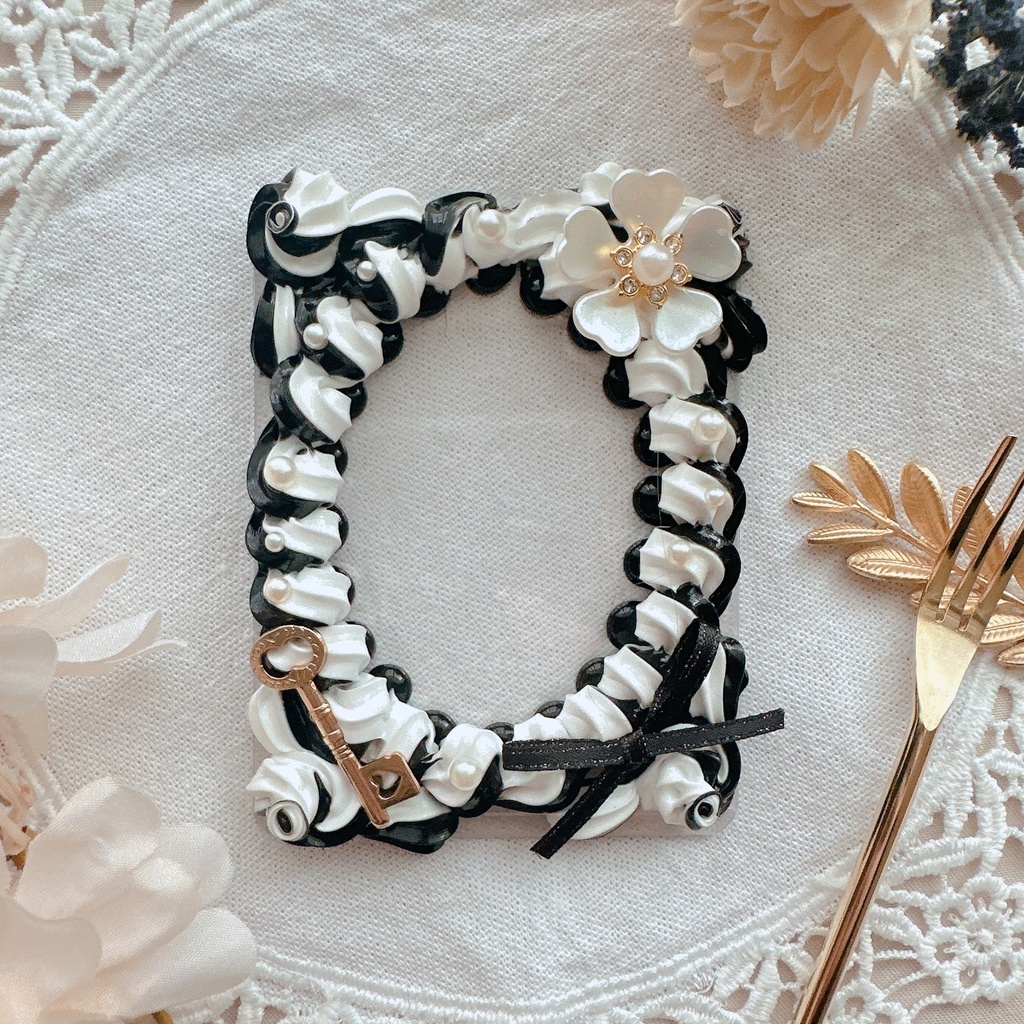 【B8トレカケース】モノクロデザイン