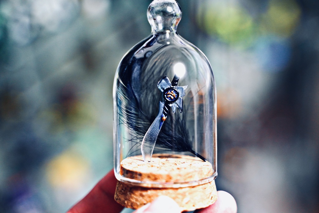 【受注生産】ガラスドーム白月剣(極)