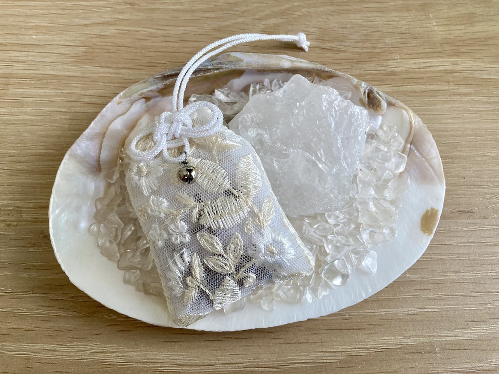 印度刺繍香守[白・白ラメ・銀]