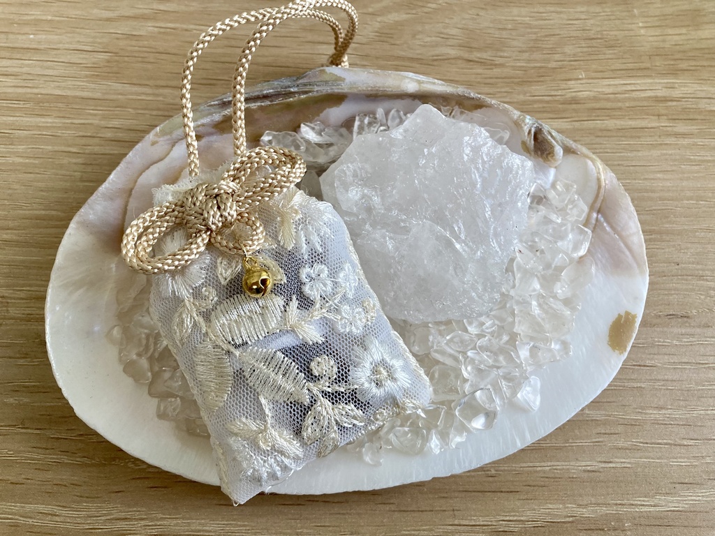 印度刺繍香守[白・金・金]
