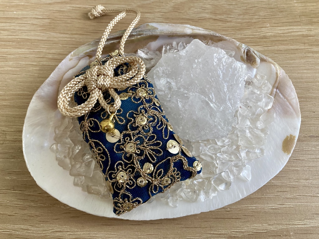 印度刺繍香守[青・金・金]
