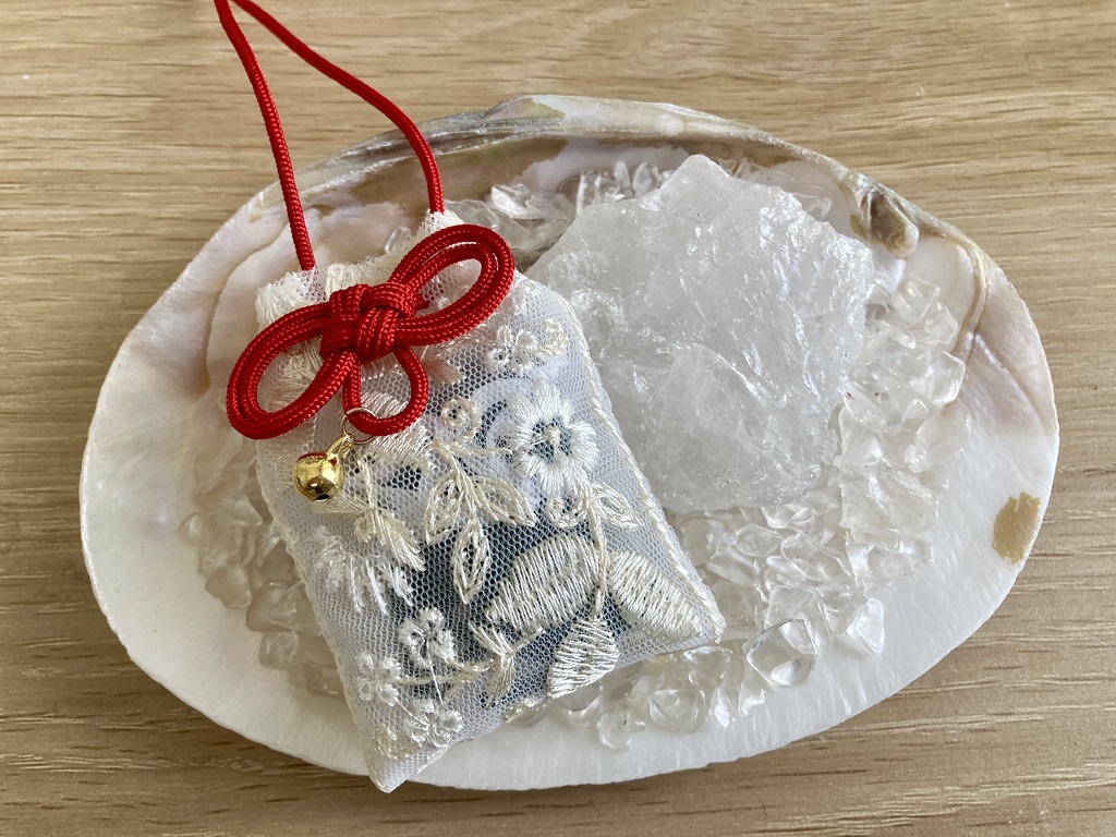 印度刺繍香守[白・赤・金]