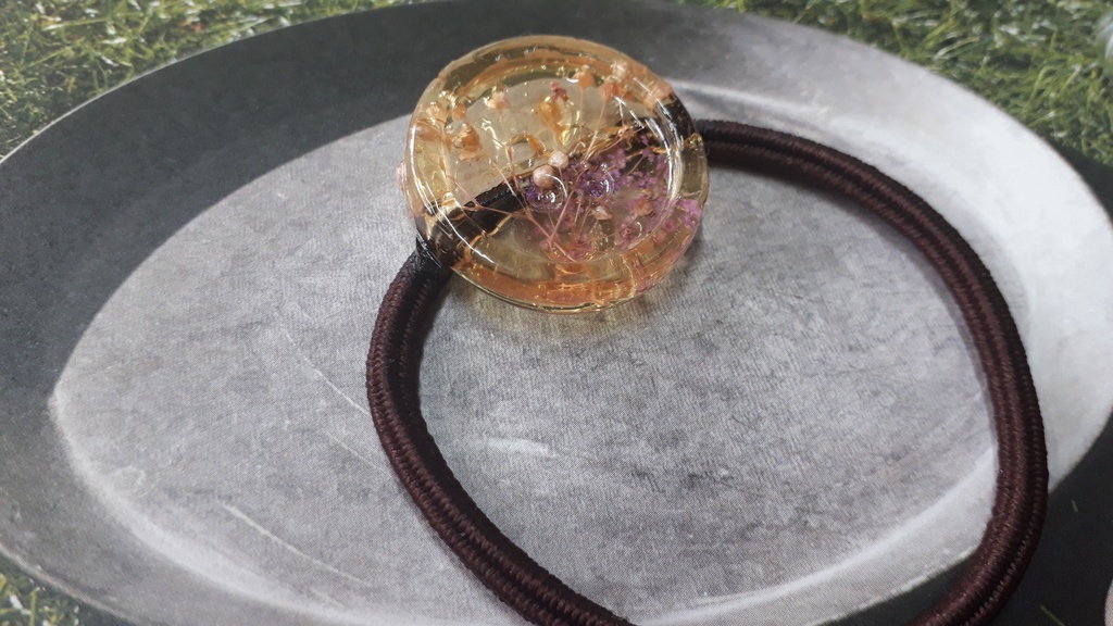 ボタンとお花ヘアゴム