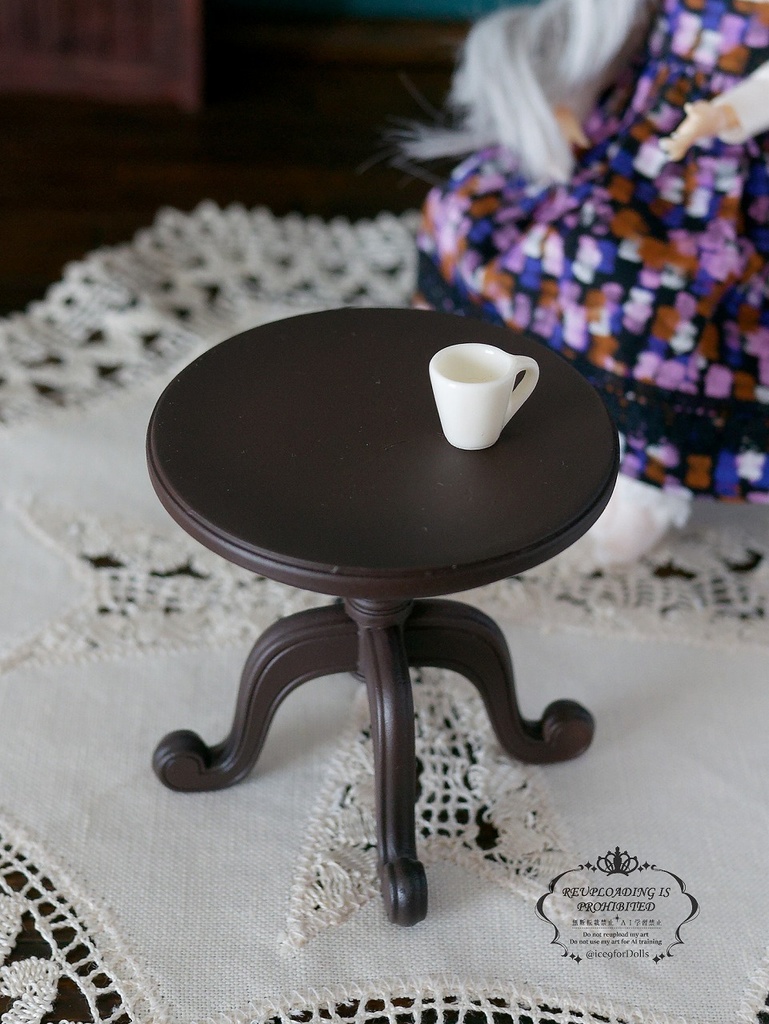 ◆受注生産◆ドール家具 アンティーク調丸テーブル/ハンドメイド品