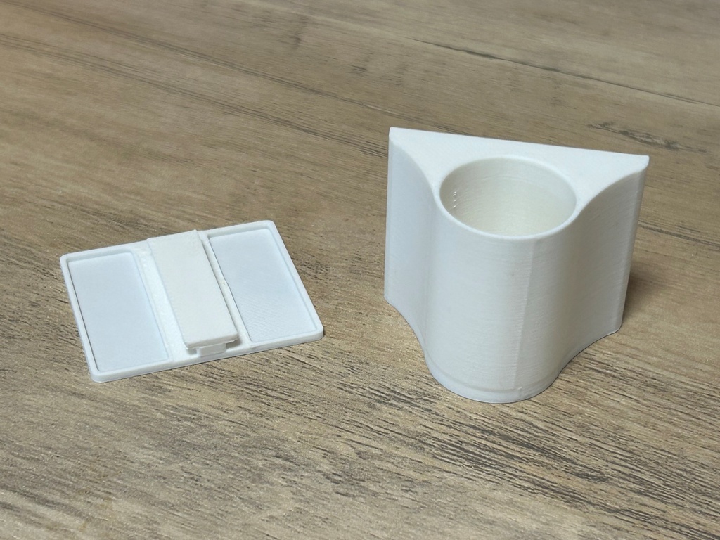 ホッチキスで壁に取り付ける印鑑ホルダー