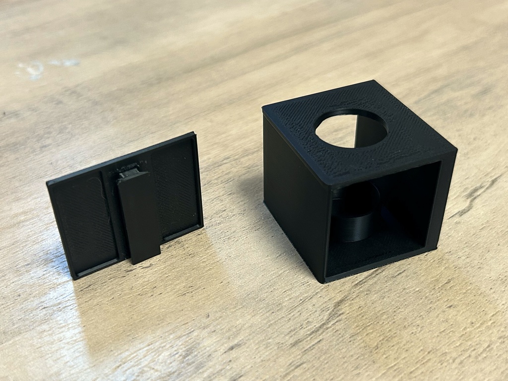 ホッチキスで壁に取り付ける印鑑ホルダー キューブ型