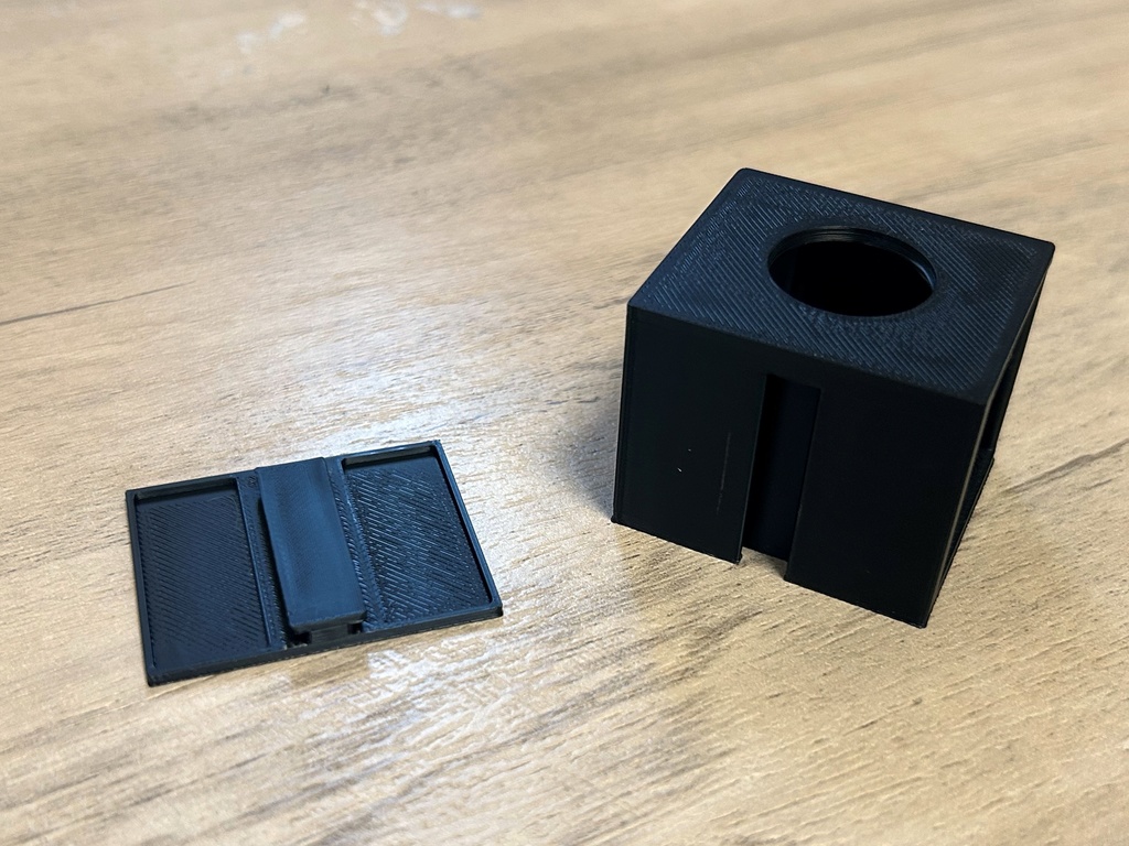 ホッチキスで壁に取り付ける印鑑ホルダー キューブ型