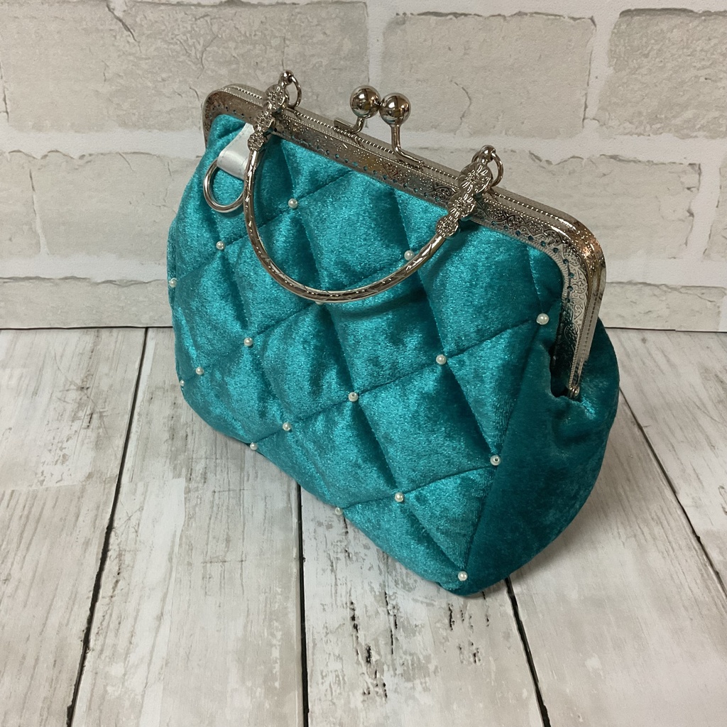 チョコミント　エメラルドグリーン　ベロアキルトがま口ハンドバッグ