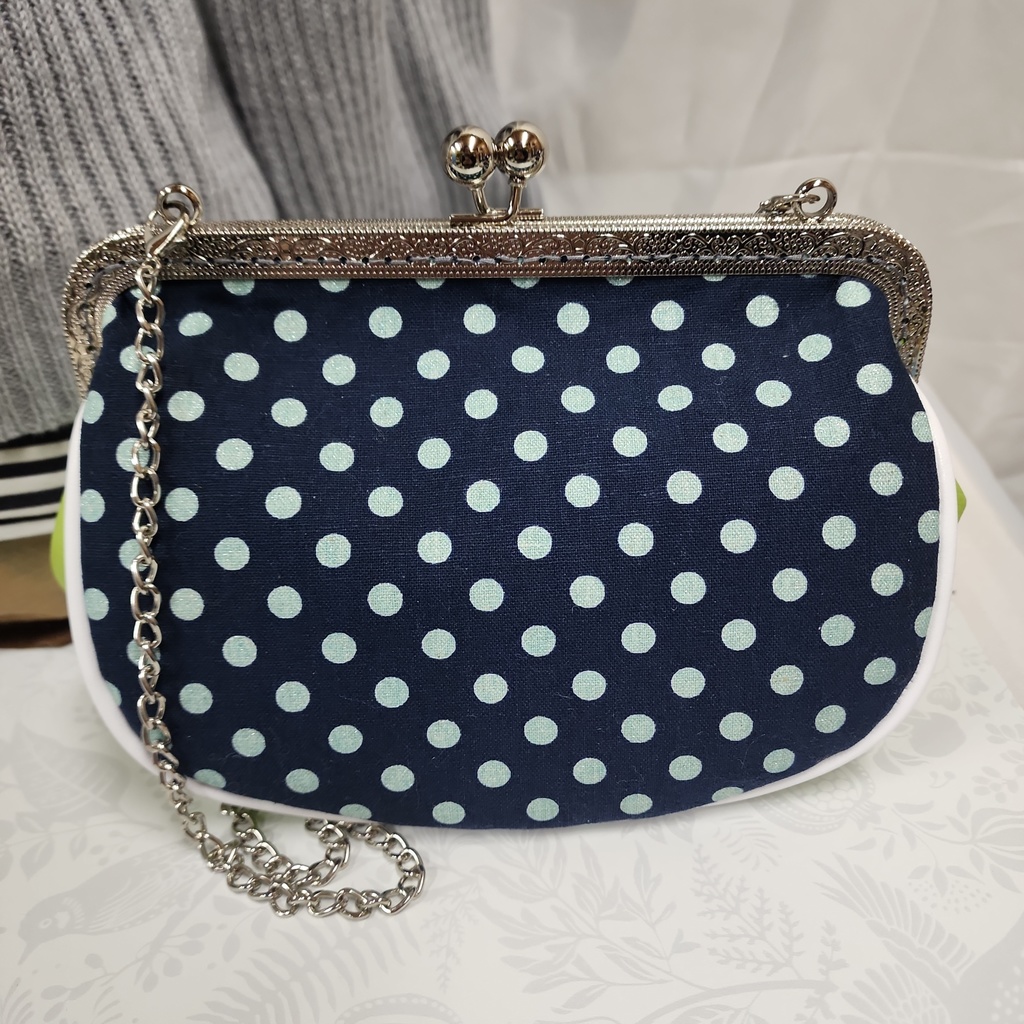 【非公式】伊波ライイメージがま口ハンドバッグ