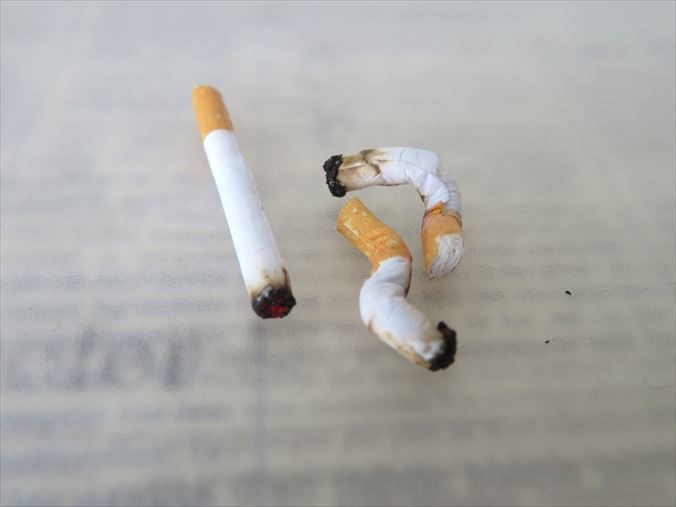 小物)吸い殻・火のついたタバコ