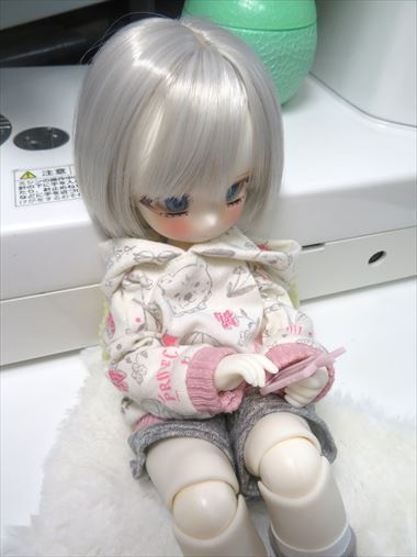 小物）うさうさケータイ（1/6サイズ）
