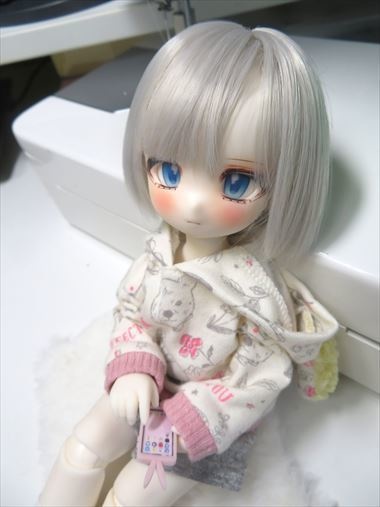 小物）うさうさケータイ（1/6サイズ）