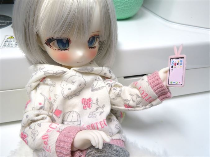 小物）うさうさケータイ（1/6サイズ）