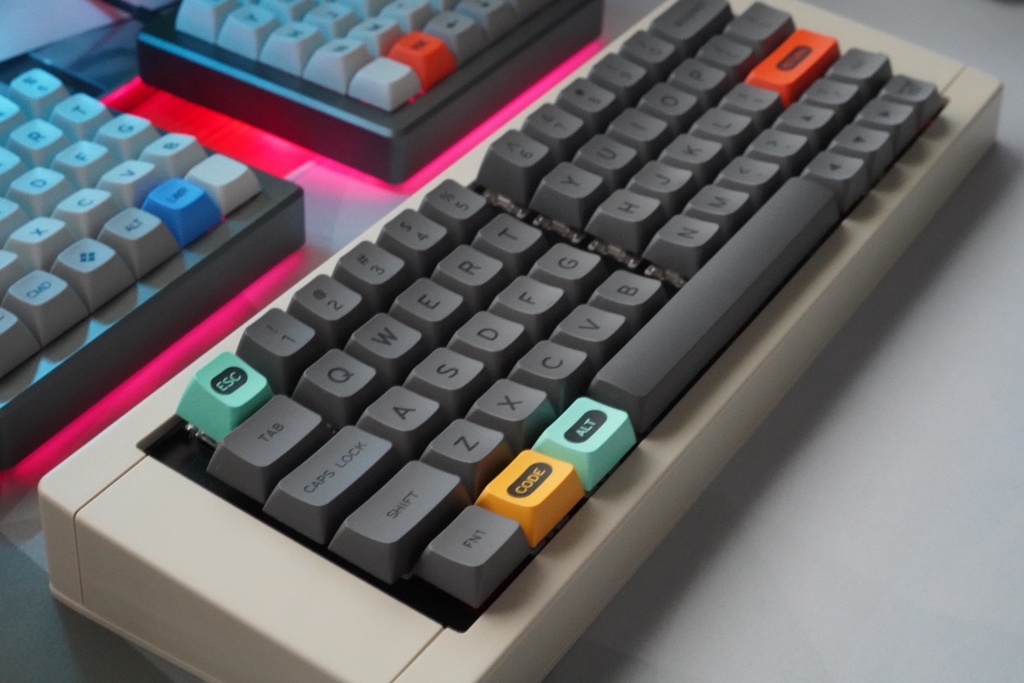 OLSK60 Ver. 1.1 (GH60互換ケース対応キーボード PCB+トッププレート2種セット)