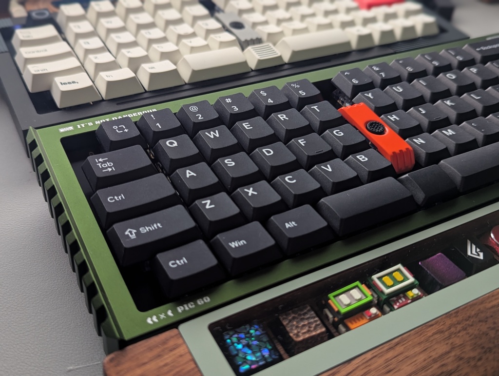 OLSK60 v2 GH60互換ケース対応 トラックポイント搭載キーボードキット