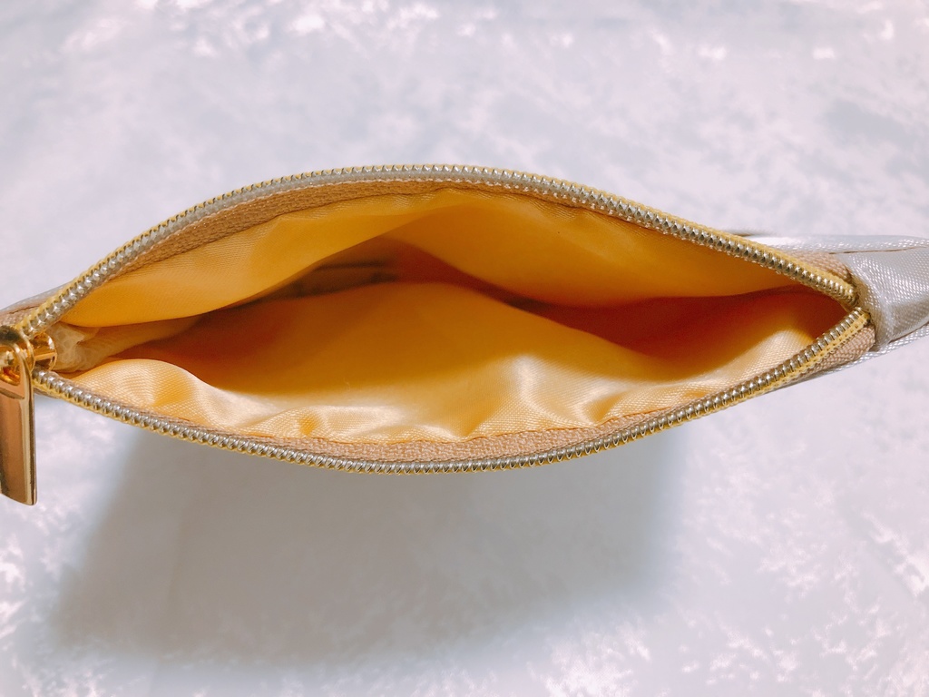 ティッシュケース付きポーチ