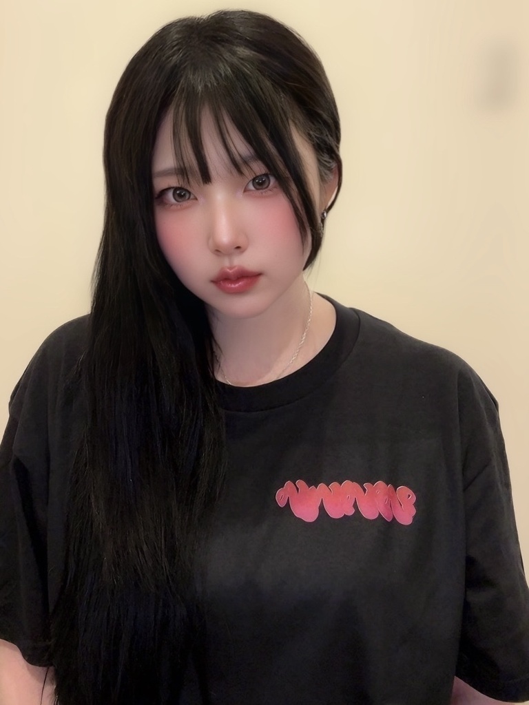 バックプリントTシャツ 赤