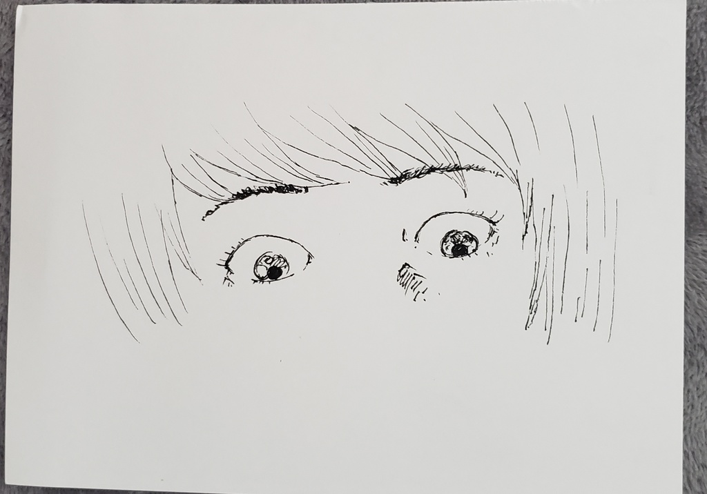 女の子の目アップ