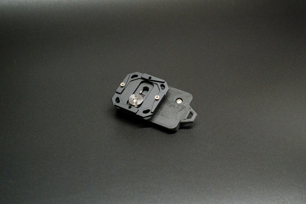 SIGMA fp/fpL用 アルカスイス互換プレート(三脚穴付)