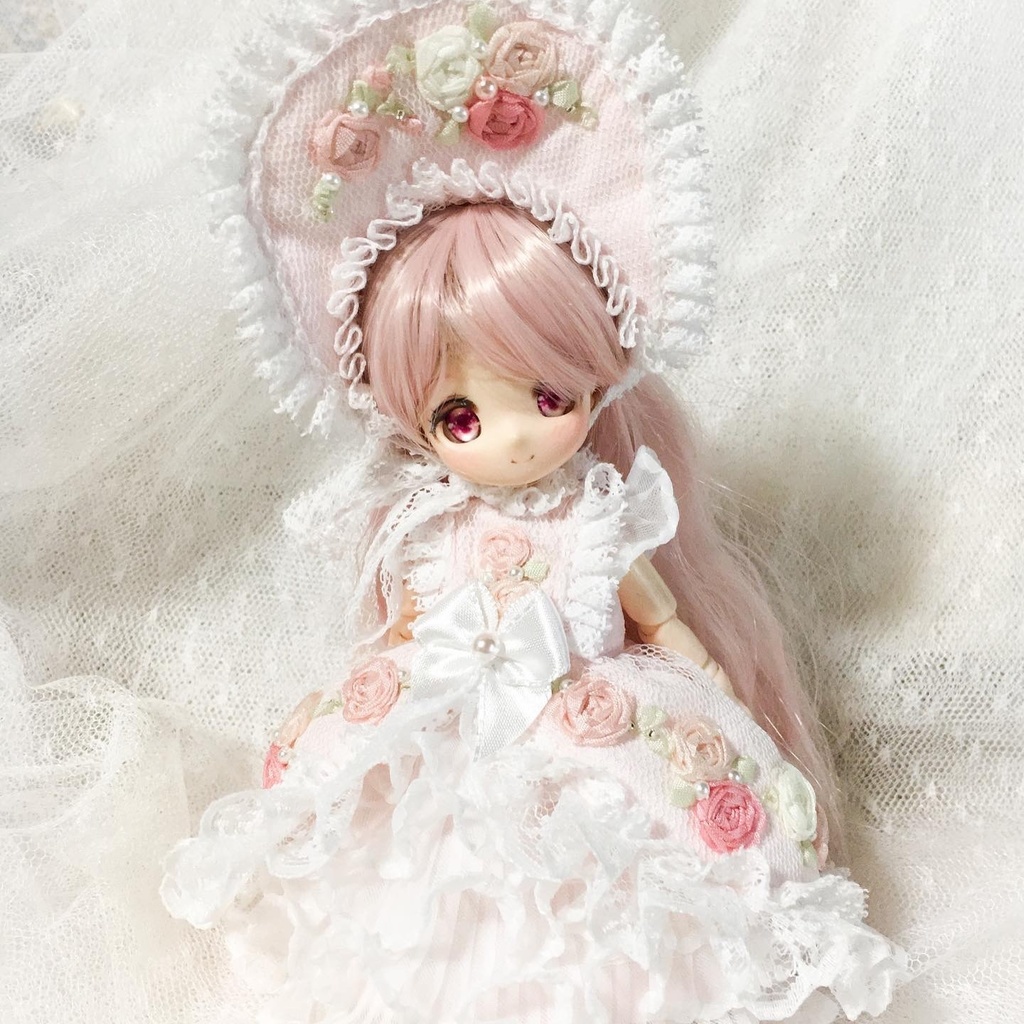 プリーツレースのドレス