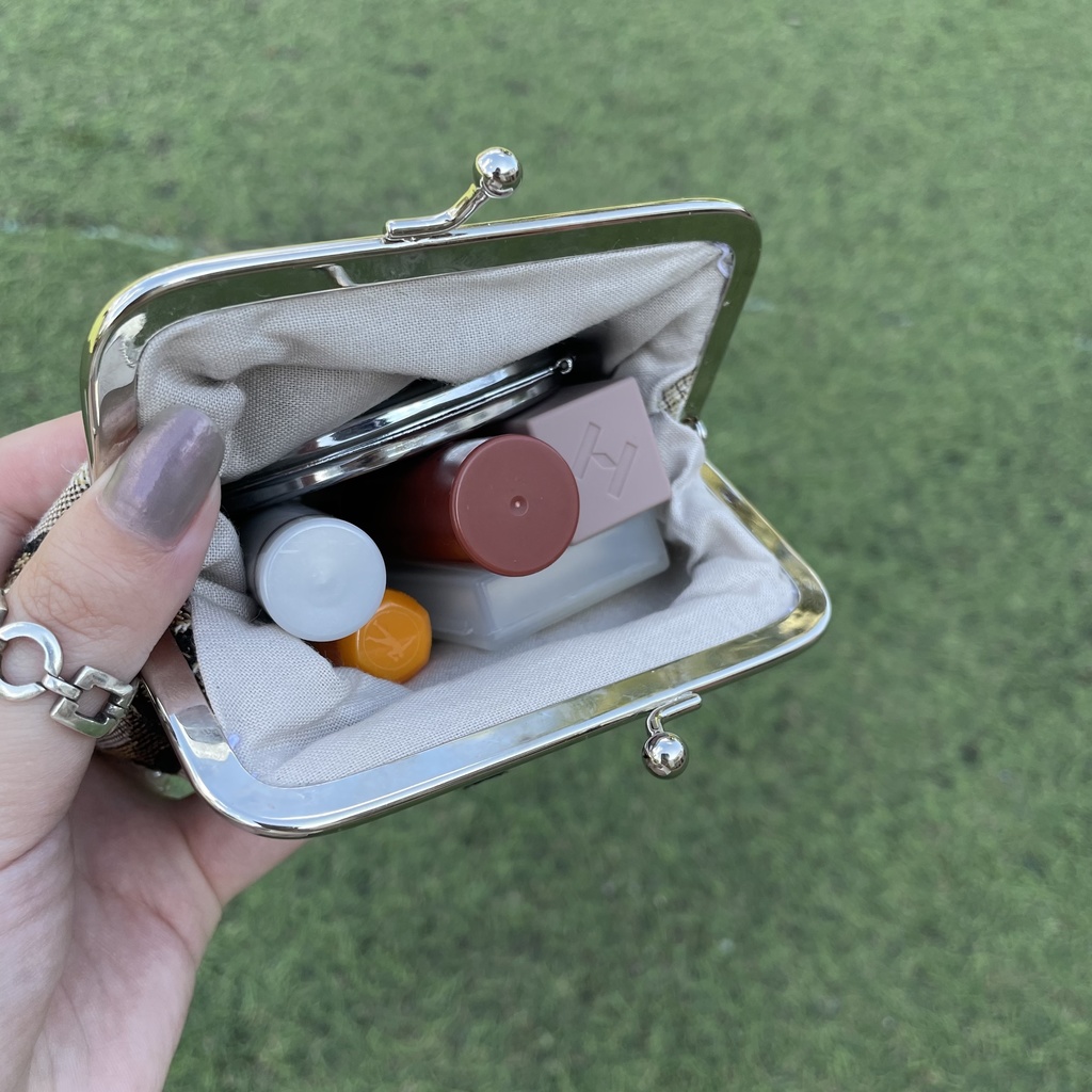 ゴブラン がま口ポーチ 犬柄