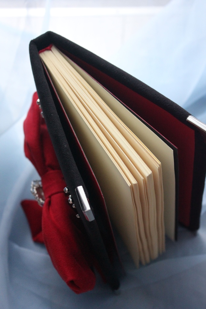 👑【スーパーダンガンロンパ2】ソニア・ネヴァーマインド風スケッチブック(ハンドメイド・一点物)