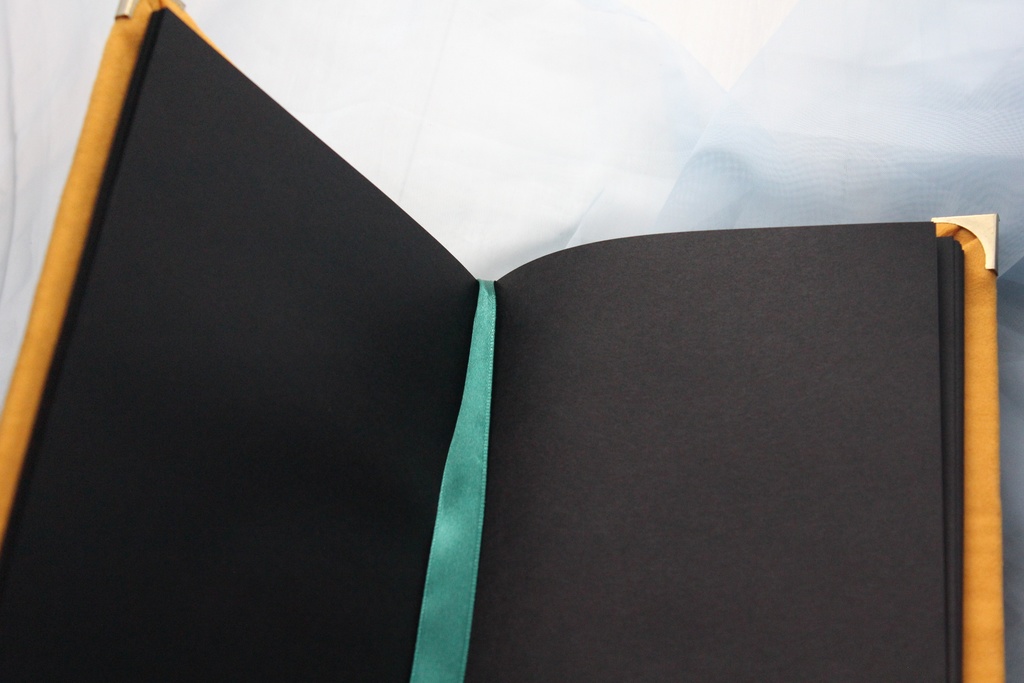 【ジョジョの奇妙な冒険】DIOモチーフ スケッチブック📓💛(ハンドメイド・一点物