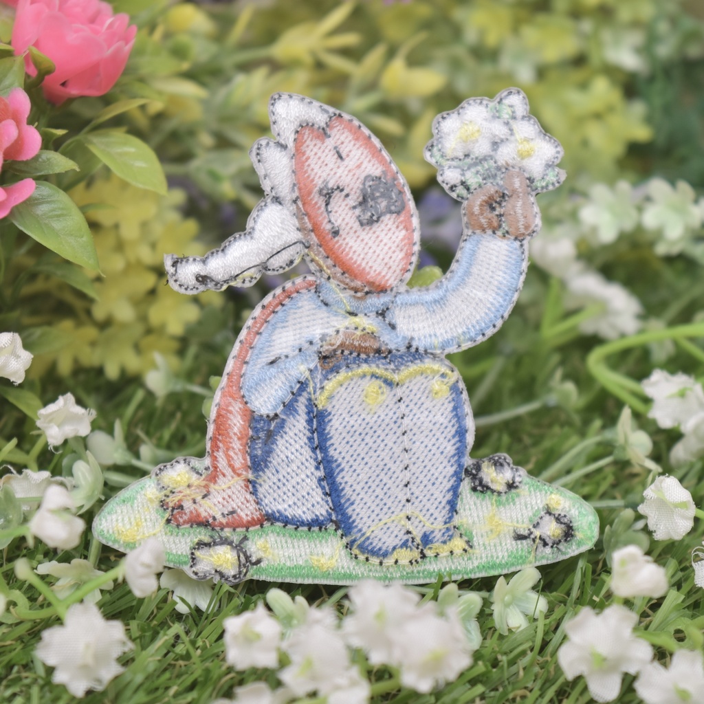 変な狐面刺繍ワッペン(徐に花握る日々)