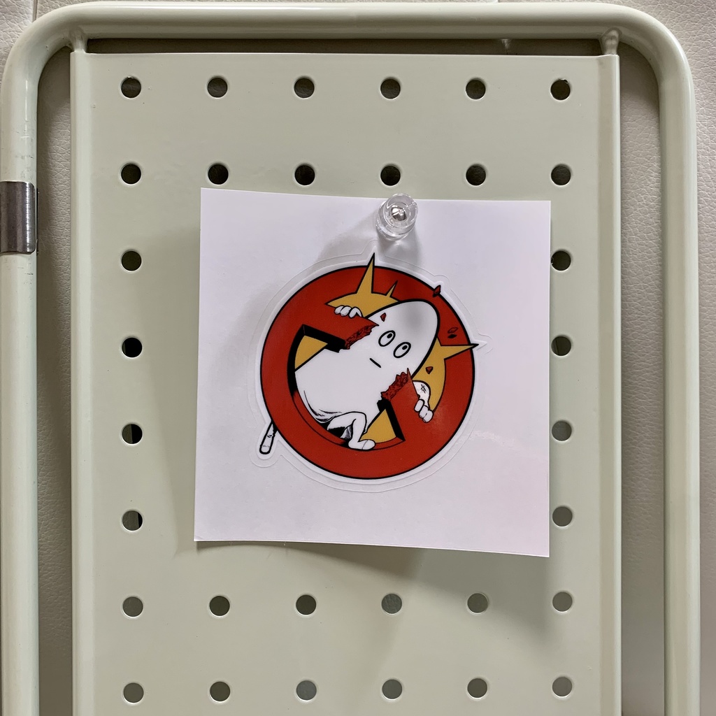 立ち入り禁止なんざお構いなしの幽霊ステッカー