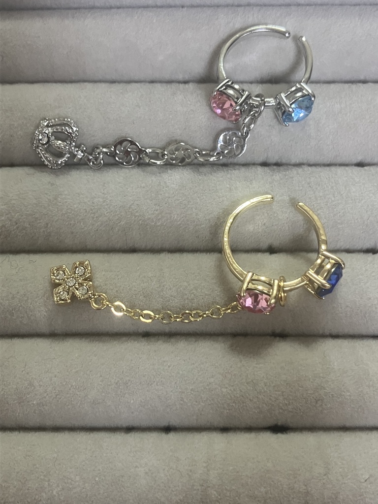 アイドルとレス子のイヤーカフ