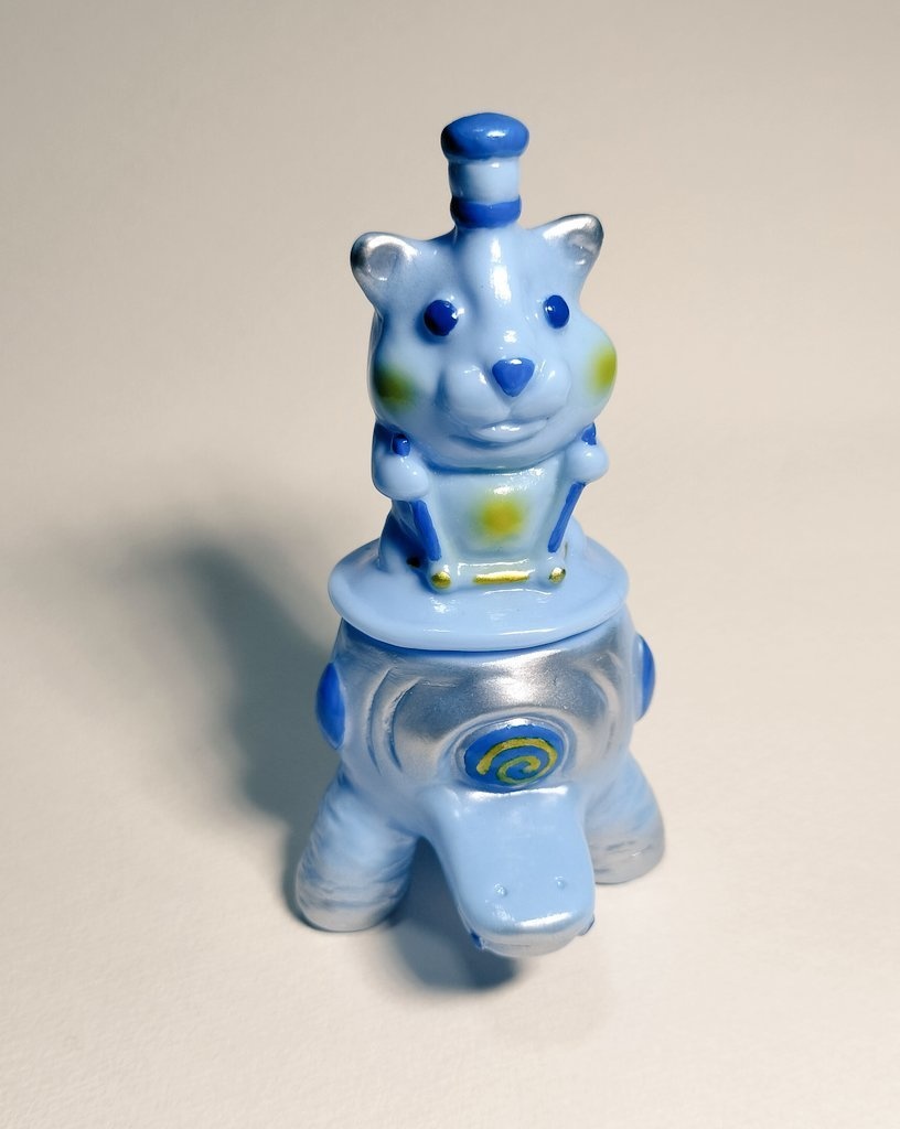 ボス君とシモベ君　水色