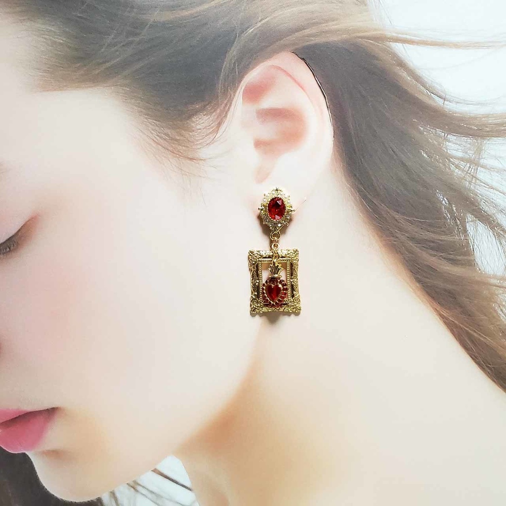 corazón (赤/黒/白) ピアス/イヤリング