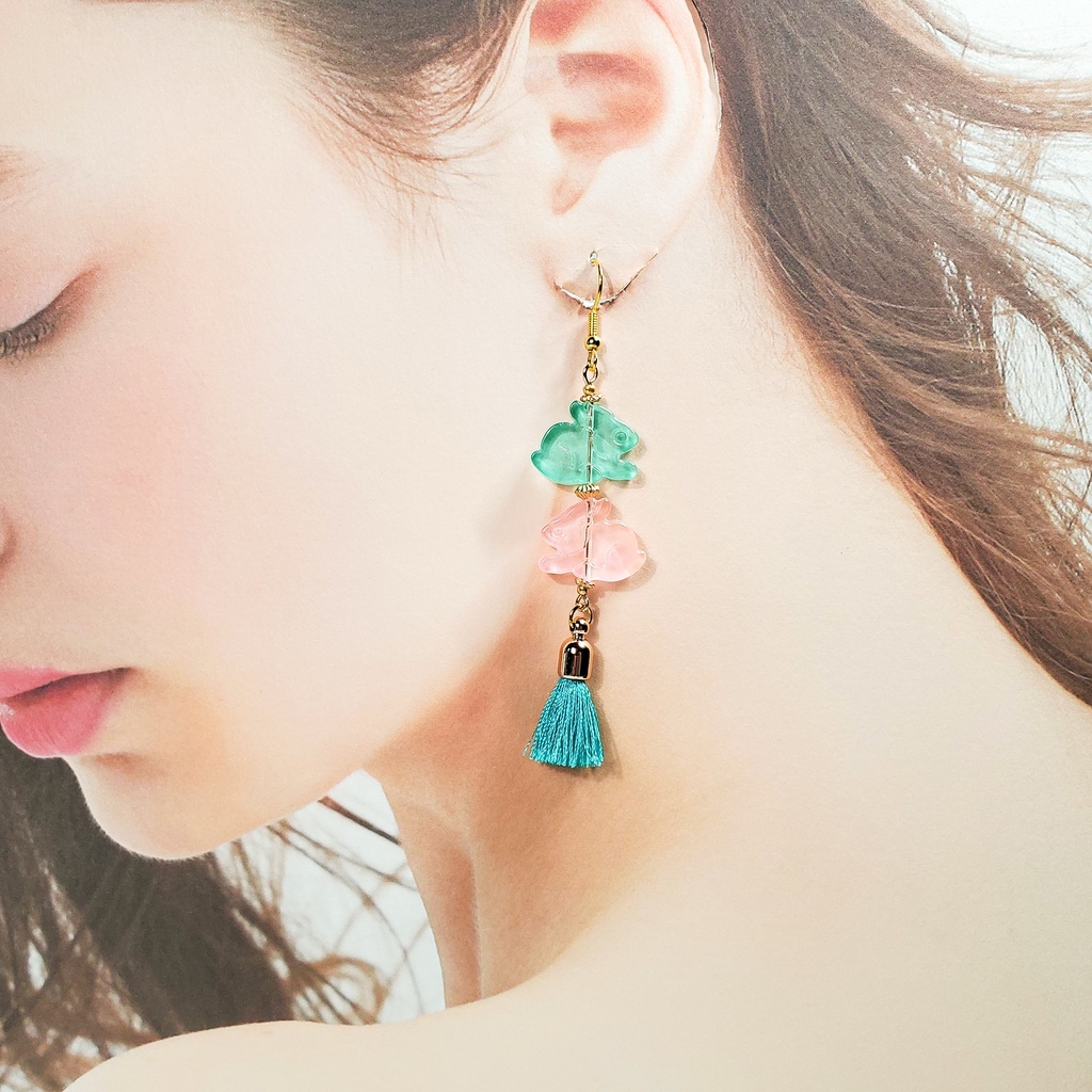 二兎を得る(赤×桃/桃×水/紫×オーロラ) ピアス/イヤリング