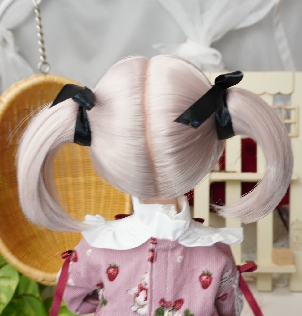 ぱっつんミニついん　ピンクベージュ