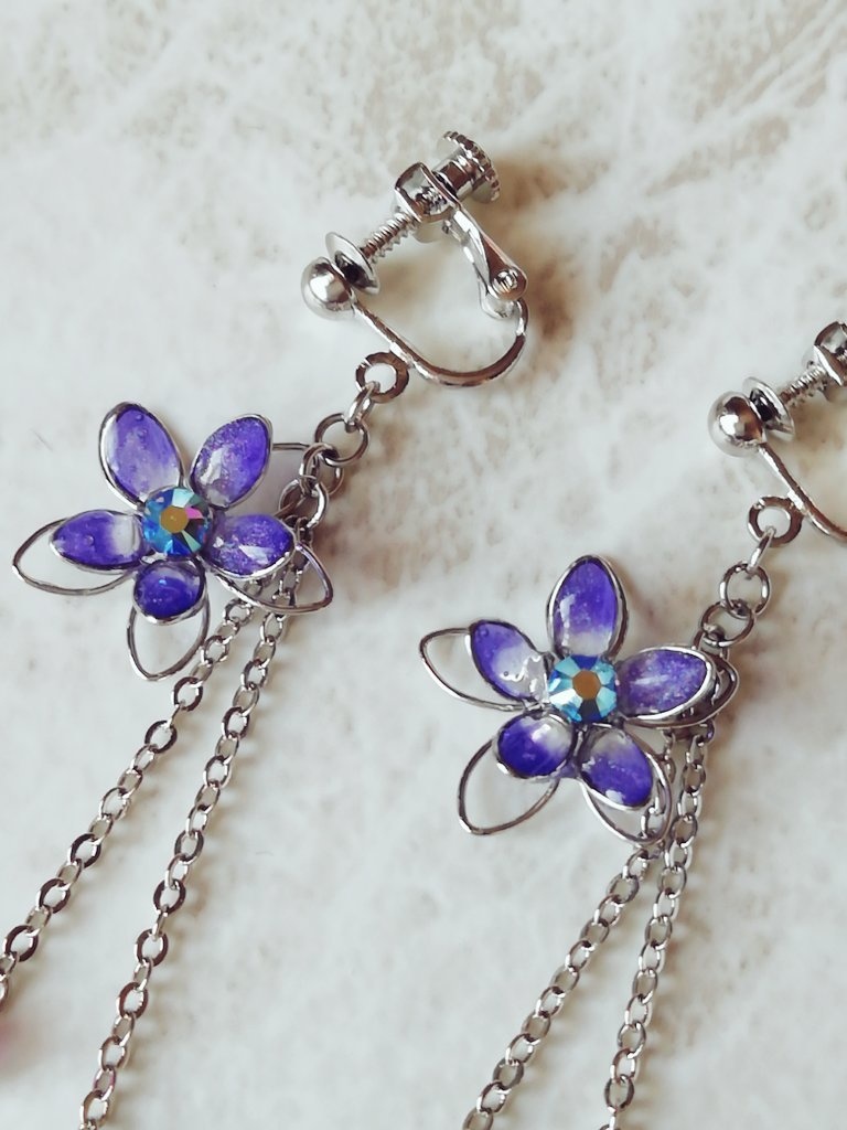 リソルイメージワイヤーフラワーイヤリング(ピアス)