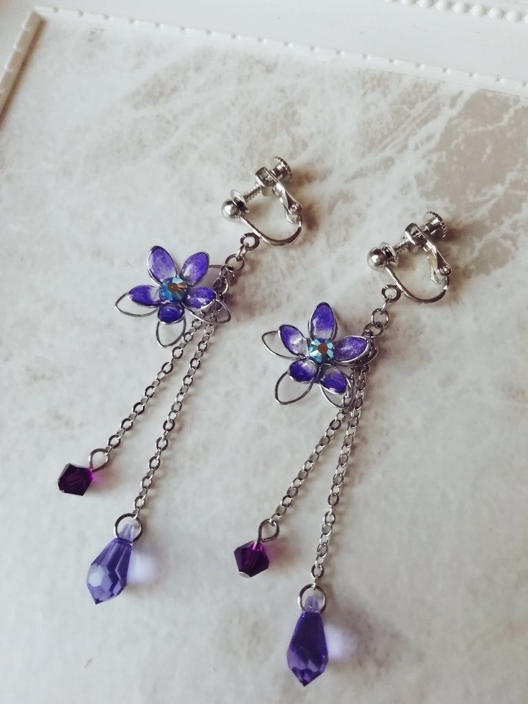 リソルイメージワイヤーフラワーイヤリング(ピアス)